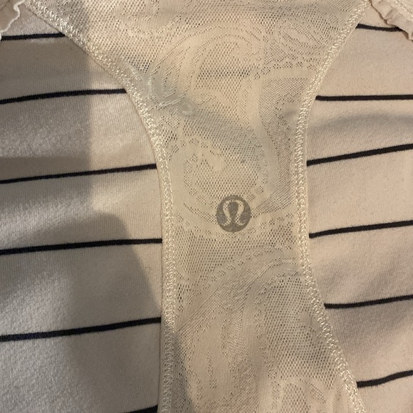 Lulu lemon long sleeve size small - Picture 3 of 6